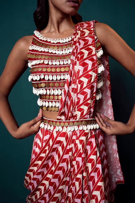 Buy_Suave_Red Silk, Maheshwari Pearls, Chevron Print Pre-draped Saree With Blouse _Online_at_Aza_Fashions