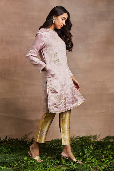 Shop Sue Mue Pink Silk, Brocade Sequins Round Neck Eliza Hand Embroidered Kurta And Trouser Set Online at Aza Fashions Shop_Sue Mue_Pink Silk, Brocade Sequins Round Neck Eliza Hand Embroidered Kurta And Trouser Set _Online_at_Aza_Fashions