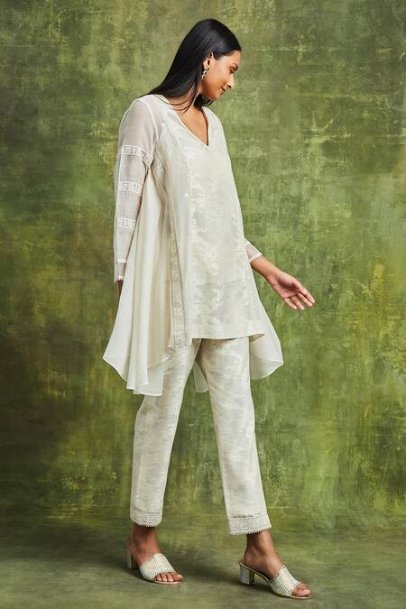 Shop Sue Mue Off White Embroidery V-neck Shaffan Kurta And Pant Set Online at Aza Fashions Shop_Sue Mue_Off White Embroidery V-neck Shaffan Kurta And Pant Set _Online_at_Aza_Fashions