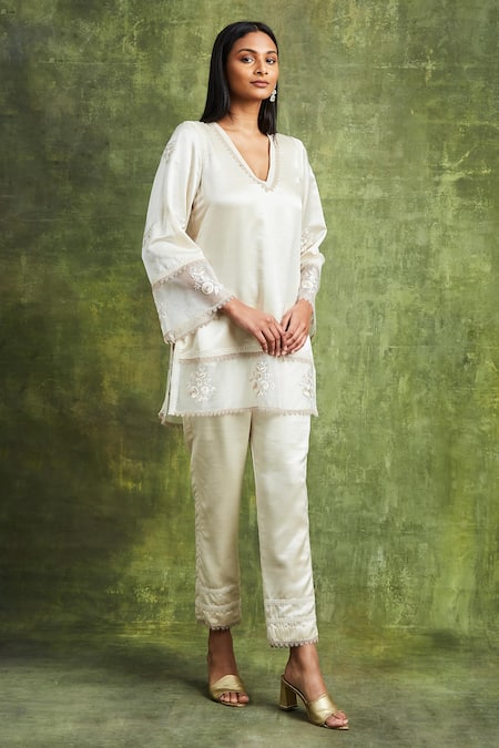 Shop Sue Mue Off White Silk Satin Embroidery V-neck Top And Pant Set Online at Aza Fashions Shop_Sue Mue_Off White Silk Satin Embroidery V-neck Top And Pant Set _Online_at_Aza_Fashions