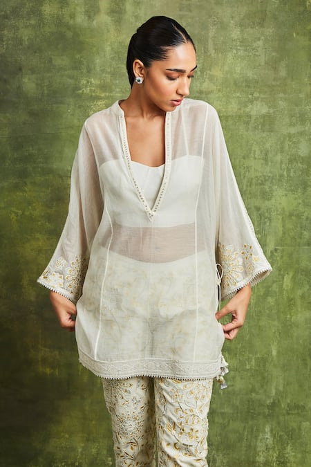 Sue Mue Off White Cotton Embroidery V-neck Hania Applique Top And Pant Set Online at Aza Fashions Sue Mue_Off White Cotton Embroidery V-neck Hania Applique Top And Pant Set _Online_at_Aza_Fashions