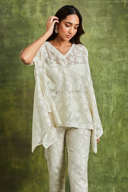 Sue Mue Off White Jacquard Embroidery, Applique V-neck Manahil Top And Pant Set Online at Aza Fashions Sue Mue_Off White Jacquard Embroidery, Applique V-neck Manahil Top And Pant Set _Online_at_Aza_Fashions
