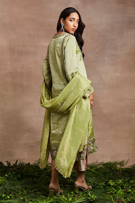 Shop Sue Mue Green Handloom Cotton, Silk, Brocade Embroidery, Zari Saira Gada Hand Kurta Set at Aza Fashions Shop_Sue Mue_Green Handloom Cotton, Silk, Brocade Embroidery, Zari Saira Gada Hand Kurta Set _at_Aza_Fashions