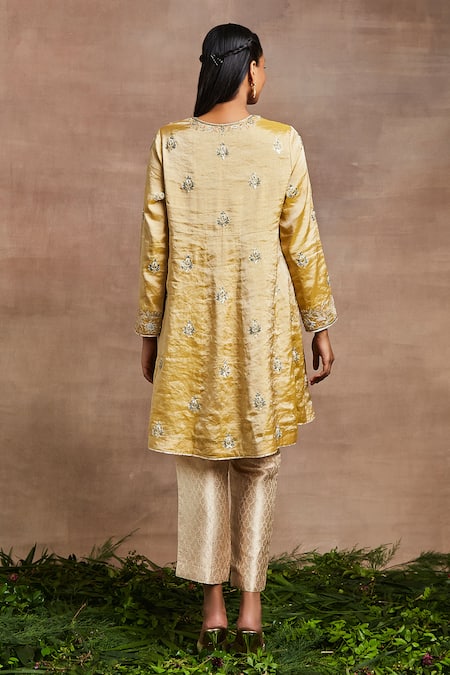 Sue Mue Yellow Silk, Brocade Sequins, Cut Work, Embroidery Round Safa Hand Kurta Set Online at Aza Fashions Sue Mue_Yellow Silk, Brocade Sequins, Cut Work, Embroidery Round Safa Hand Kurta Set _Online_at_Aza_Fashions