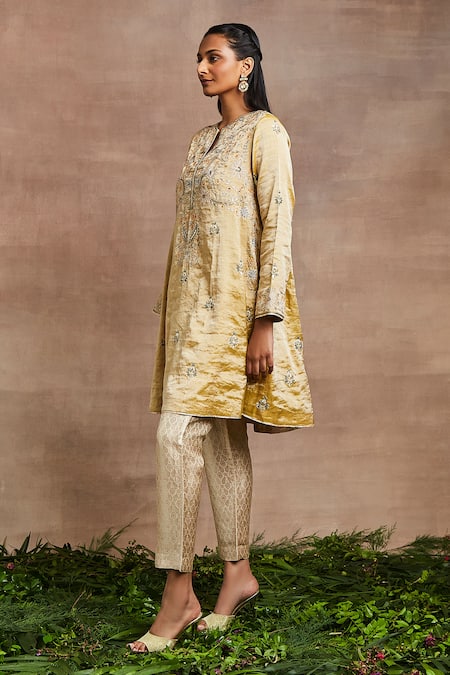 Sue Mue Yellow Silk, Brocade Sequins, Cut Work, Embroidery Round Safa Hand Kurta Set at Aza Fashions Sue Mue_Yellow Silk, Brocade Sequins, Cut Work, Embroidery Round Safa Hand Kurta Set _at_Aza_Fashions