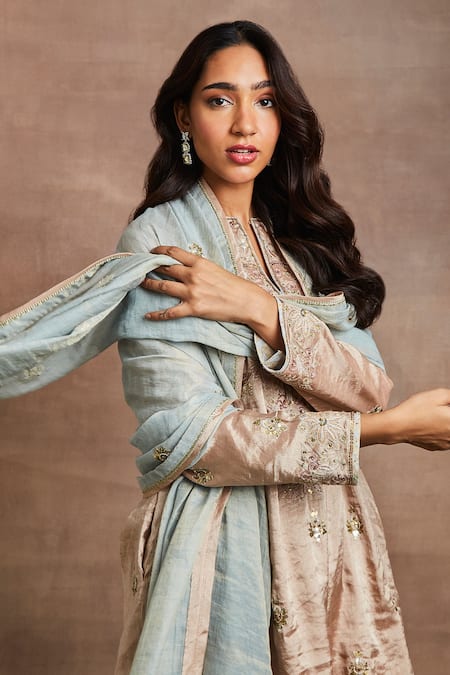 Sue Mue Peach Handloom Cotton, Silk, Brocade Sequins, Naba Hand Butti Kurta Salwar Set Online at Aza Fashions Sue Mue_Peach Handloom Cotton, Silk, Brocade Sequins, Naba Hand Butti Kurta Salwar Set _Online_at_Aza_Fashions