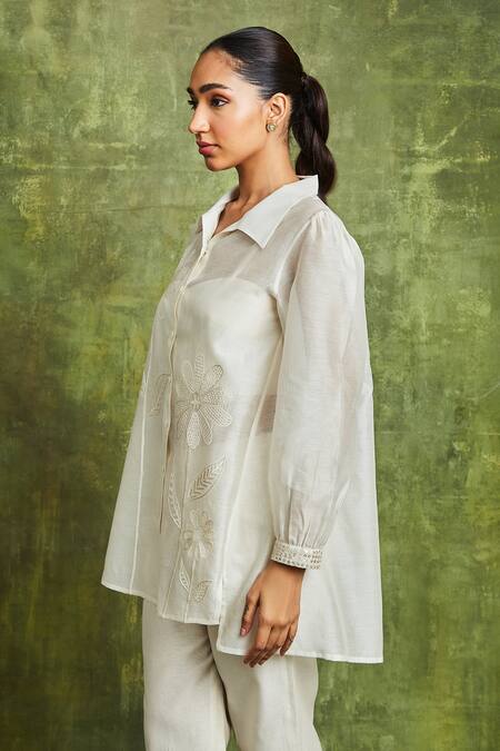 Sue Mue Off White Chanderi Embroidery Collared Aaima Daisy Shirt And Pant Set Online at Aza Fashions Sue Mue_Off White Chanderi Embroidery Collared Aaima Daisy Shirt And Pant Set _Online_at_Aza_Fashions