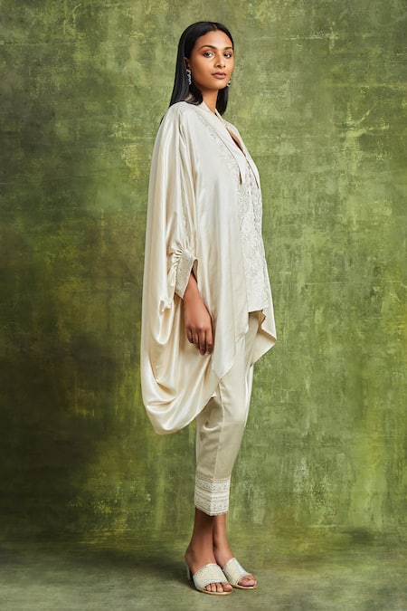 Shop Sue Mue Off White Silk Satin Embroidery Collared Saba Balloon Sleeve Blouse With Pant Online at Aza Fashions Shop_Sue Mue_Off White Silk Satin Embroidery Collared Saba Balloon Sleeve Blouse With Pant _Online_at_Aza_Fashions