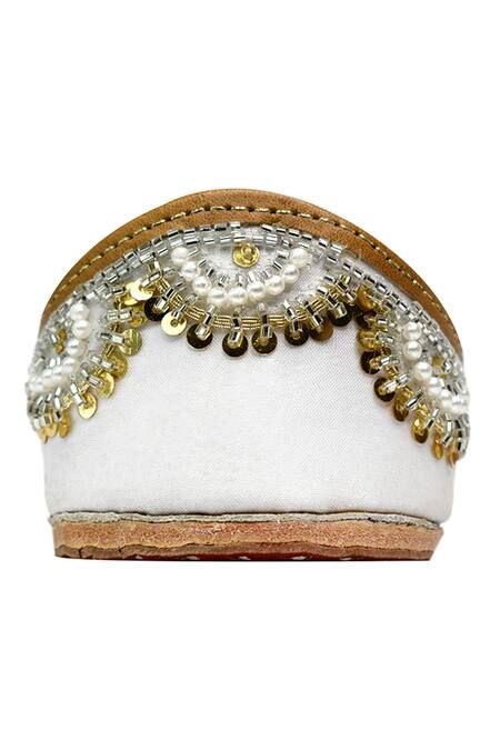 Yassio White Afri Floral Embroidered Juttis Online at Aza Fashions Yassio_White Afri Floral Embroidered Juttis _Online_at_Aza_Fashions