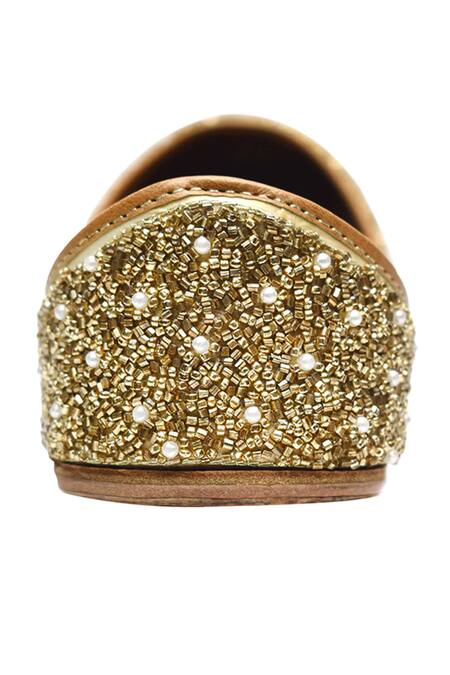 Yassio Gold Afreen Embroidered Juttis Online at Aza Fashions Yassio_Gold Afreen Embroidered Juttis _Online_at_Aza_Fashions