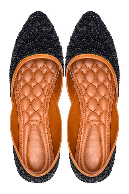 Yassio Black Basilia Velvet Embroidered Juttis Online at Aza Fashions Yassio_Black Basilia Velvet Embroidered Juttis _Online_at_Aza_Fashions