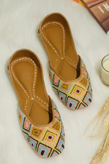 Yassio Haniya Bead Embroidered Juttis 