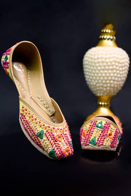 Yassio Hunoon Mirror & Thread Embroidered Juttis 