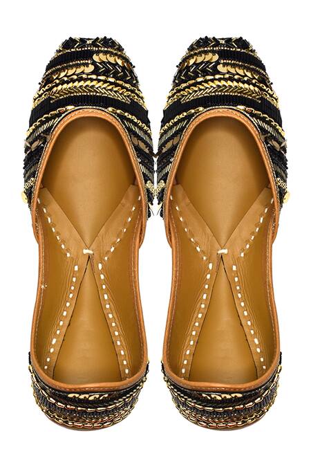 Buy Yassio Black Noor Embroidered Juttis Online at Aza Fashions Buy_Yassio_Black Noor Embroidered Juttis _Online_at_Aza_Fashions