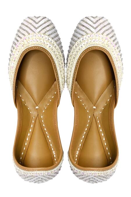 Buy Yassio White Ophelia Sequin Embroidered Juttis Online at Aza Fashions Buy_Yassio_White Ophelia Sequin Embroidered Juttis _Online_at_Aza_Fashions