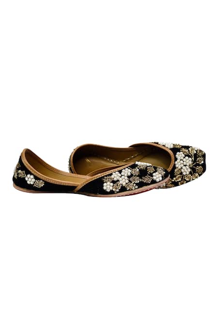 Shop Yassio Black Rhea Velvet Floral Embroidered Juttis at Aza Fashions Shop_Yassio_Black Rhea Velvet Floral Embroidered Juttis _at_Aza_Fashions