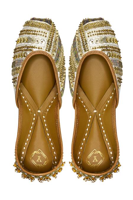 Yassio White Vadha Bead Embroidered Juttis Online at Aza Fashions Yassio_White Vadha Bead Embroidered Juttis _Online_at_Aza_Fashions