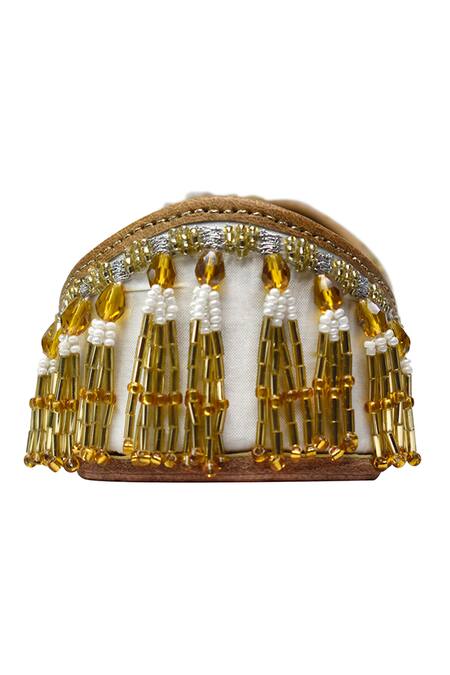 Buy Yassio White Vadha Bead Embroidered Juttis Online at Aza Fashions Buy_Yassio_White Vadha Bead Embroidered Juttis _Online_at_Aza_Fashions