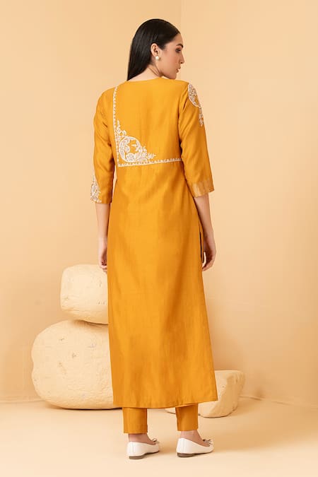 Divi By Sonal Khandelwal Chanderi Zari Embroidered Tunic & Pant Set 