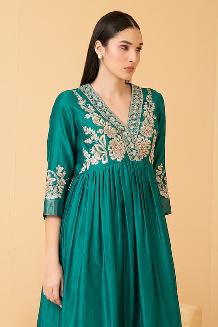 Divi By Sonal Khandelwal Green Chanderi Sequins, Pearls, Zari V-neck Embroidered Anarkali And Palazzo Set Online at Aza Fashions Divi By Sonal Khandelwal_Green Chanderi Sequins, Pearls, Zari V-neck Embroidered Anarkali And Palazzo Set _Online_at_Aza_Fashions