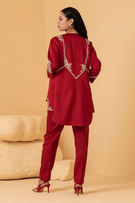 Divi By Sonal Khandelwal Chanderi Embroidered Jacket Pant Set 