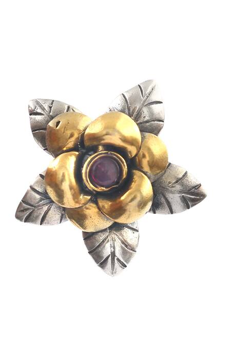 Noor_Silver Plated Stone Floral Carved Stud Earrings _Online_at_Aza_Fashions