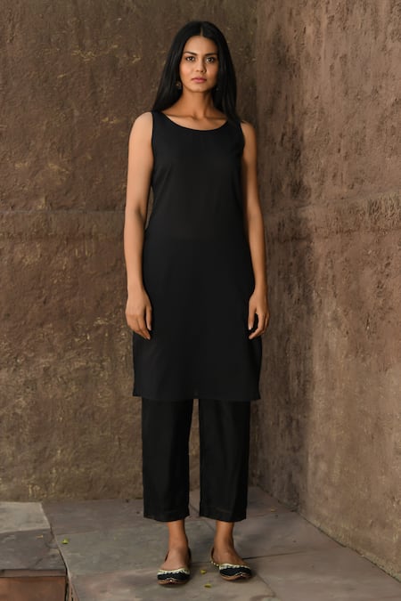 Nuhh Black Chanderi Stones, Embroidery, Sequins Round Neck Thread And Kurta Set Online at Aza Fashions Nuhh_Black Chanderi Stones, Embroidery, Sequins Round Neck Thread And Kurta Set _Online_at_Aza_Fashions