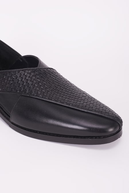 Buy Bubber Couture Black Basket Weave Pattern Peshawari Sandal Online at Aza Fashions Buy_Bubber Couture_Black Basket Weave Pattern Peshawari Sandal _Online_at_Aza_Fashions