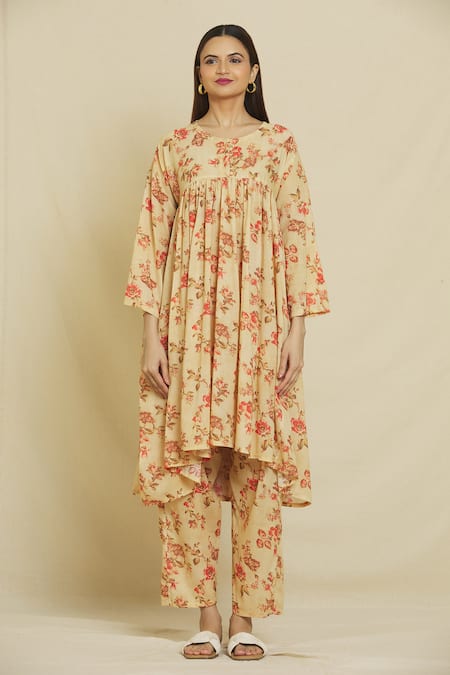 Naintara Bajaj_Brown Cotton, Muslin Round Neck Floral Print Kaftan Kurta And Pant Set _Online_at_Aza_Fashions