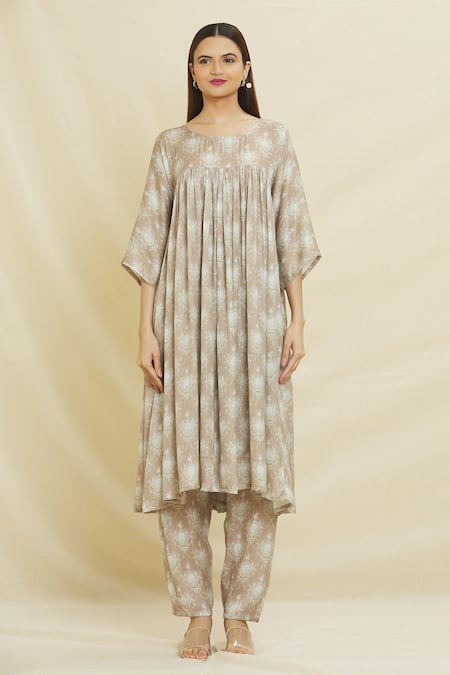 Naintara Bajaj Brown Modal Round Neck Elizabeth Abstract Print Kurta And Pant Set Online at Aza Fashions Naintara Bajaj_Brown Modal Round Neck Elizabeth Abstract Print Kurta And Pant Set _Online_at_Aza_Fashions