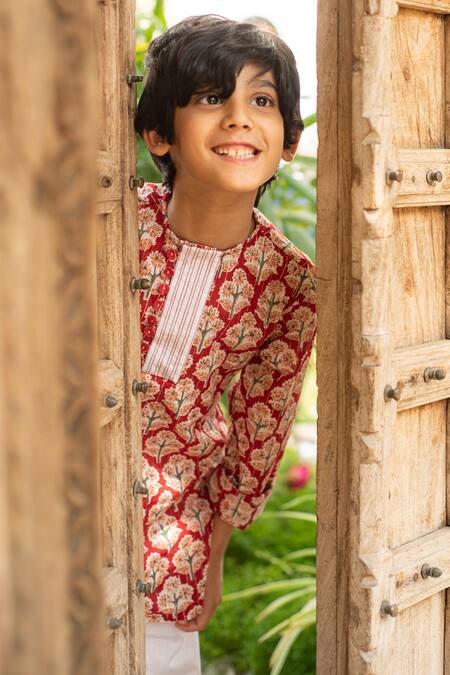 Plumcheeks_Red Cotton Print Floral Butti Hand Block Kurta With Pant_at_Aza_Fashions