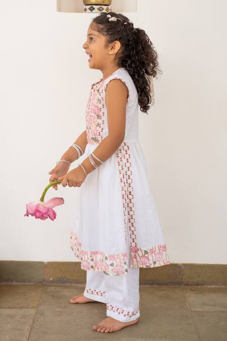 Buy_Plumcheeks_White Cotton Hand Block Print Lotus Kurta With Pant_Online_at_Aza_Fashions