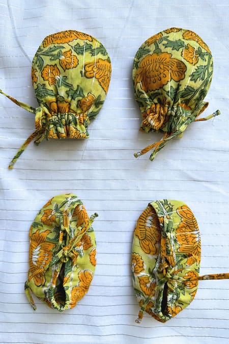 Plumcheeks Yellow Cotton Hand Block Print Floral Marigold Kurta Bloomers Jamna Set at Aza Fashions Plumcheeks_Yellow Cotton Hand Block Print Floral Marigold Kurta Bloomers Jamna Set_at_Aza_Fashions