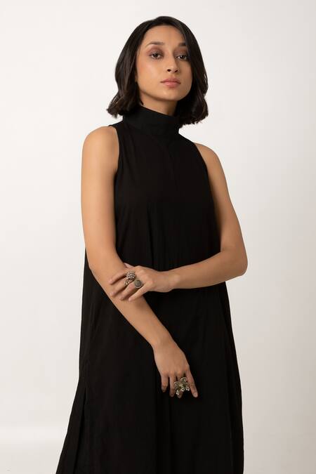 KA-Sha Black Muslin Cotton Plain Round High Neck Kari Tunic Online at Aza Fashions KA-Sha_Black Muslin Cotton Plain Round High Neck Kari Tunic _Online_at_Aza_Fashions