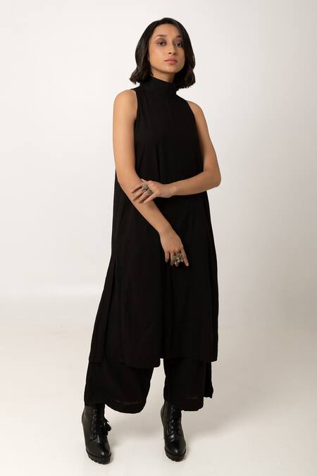 Buy KA-Sha Black Muslin Cotton Plain Round High Neck Kari Tunic Online at Aza Fashions Buy_KA-Sha_Black Muslin Cotton Plain Round High Neck Kari Tunic _Online_at_Aza_Fashions