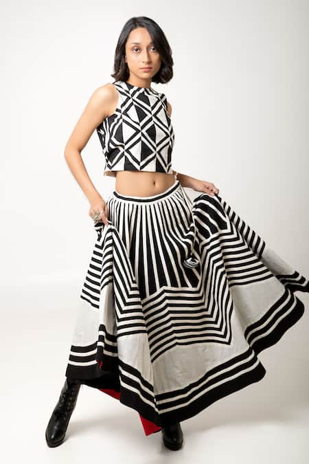 Ka-Sha Rapa Symmetric Motif Crop Top 