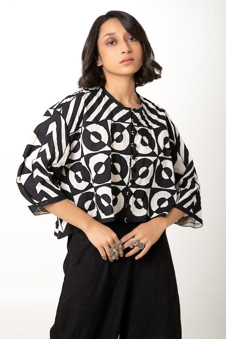 KA-Sha Black Cotton Applique Round Neck Shrey Reversible Geometric Pattern Blouse Online at Aza Fashions KA-Sha_Black Cotton Applique Round Neck Shrey Reversible Geometric Pattern Blouse _Online_at_Aza_Fashions
