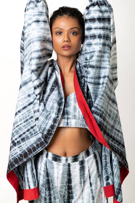 Buy KA-Sha Black Silk Sweetheart Neck Vansh Tie-dye Pattern Bustier Top Online at Aza Fashions Buy_KA-Sha_Black Silk Sweetheart Neck Vansh Tie-dye Pattern Bustier Top _Online_at_Aza_Fashions