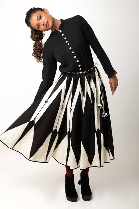 KA-Sha_Black Cotton, Maheshwari Mirrors Venus Geometric Pattern Embroidered Skirt _Online_at_Aza_Fashions