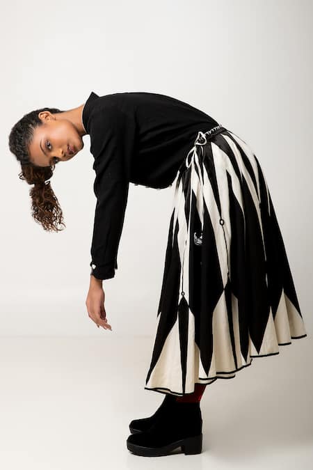 Buy_KA-Sha_Black Cotton, Maheshwari Mirrors Venus Geometric Pattern Embroidered Skirt _Online_at_Aza_Fashions