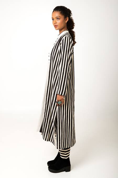 Buy_KA-Sha_Black Cotton Applique Open Neck Kirti Embroidered Jacket _Online_at_Aza_Fashions