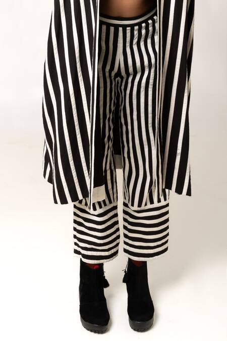 Buy KA-Sha Black Cotton Embroidered Applique Kriti Pant Online at Aza Fashions Buy_KA-Sha_Black Cotton Embroidered Applique Kriti Pant _Online_at_Aza_Fashions