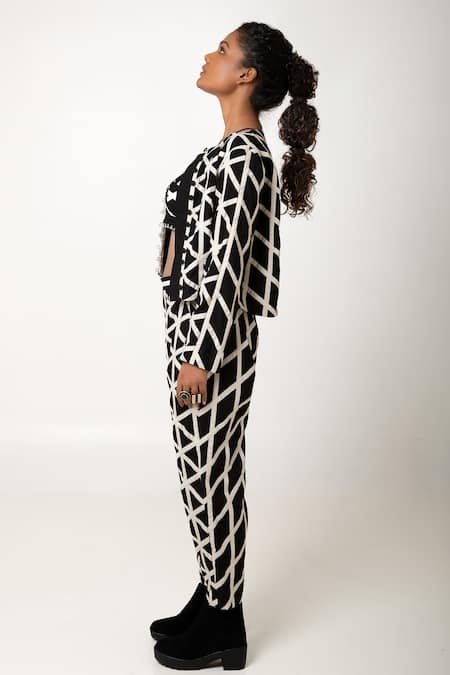 KA-Sha Black Cotton Applique Round Neck London Embroidered Crop Jacket Online at Aza Fashions KA-Sha_Black Cotton Applique Round Neck London Embroidered Crop Jacket _Online_at_Aza_Fashions