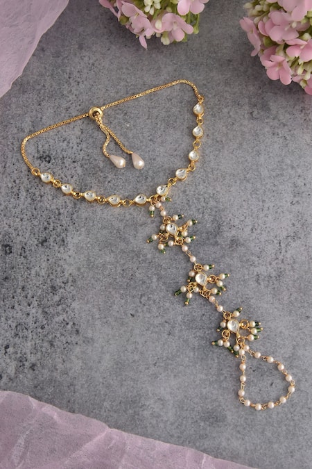 Swabhimann Kundan & Pearls Embellished Haathphool 