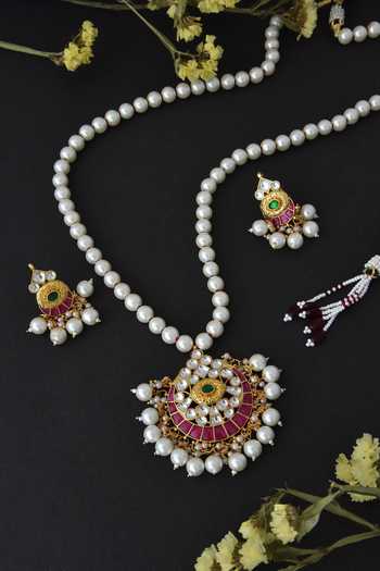 Swabhimann_Red Pearls And Kundan Embellished Necklace Set _Online_at_Aza_Fashions