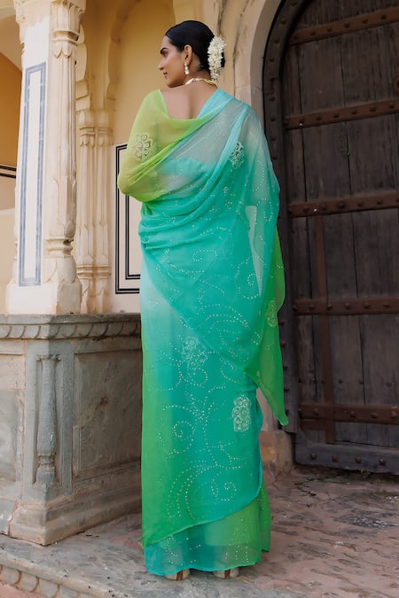 Shop_Geroo Jaipur_Green Chiffon, Crepe Shaded Embroidered Saree With Unstitched Blouse Fabric _at_Aza_Fashions