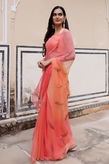 Shop_Geroo Jaipur_Peach Chiffon, Jacquard Floral Pattern Saree With Unstitched Blouse Fabric _Online_at_Aza_Fashions