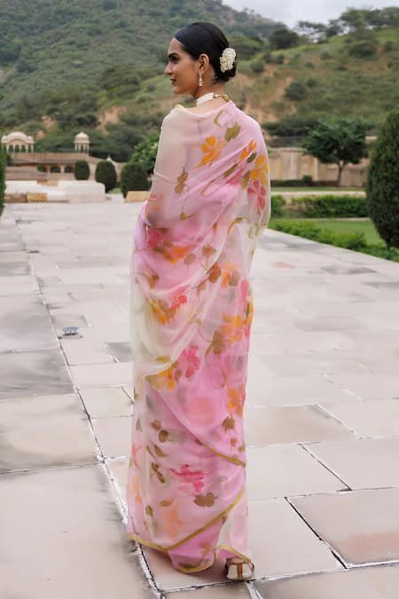 Shop_Geroo Jaipur_White Chiffon, Jacquard Floral Pattern Saree With Unstitched Blouse Fabric _at_Aza_Fashions