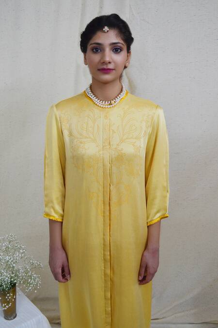 Buy Ahmev Yellow Modal, Silk Embroidery Round Neck Regal Floral Print Kurta Set Online at Aza Fashions Buy_Ahmev_Yellow Modal, Silk Embroidery Round Neck Regal Floral Print Kurta Set _Online_at_Aza_Fashions