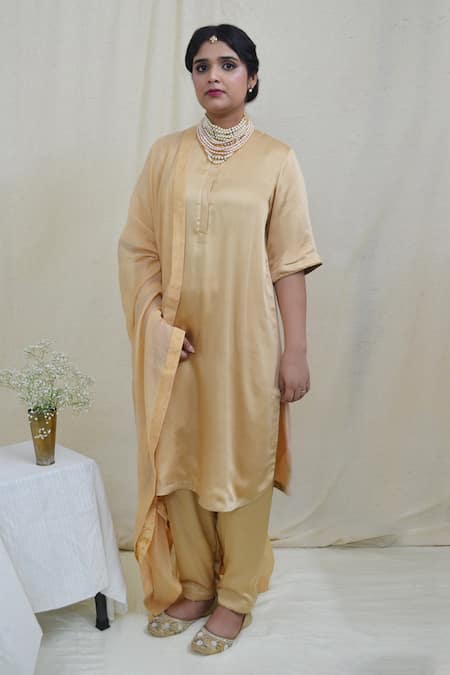 AHMEV Polished Straight Kurta Set 